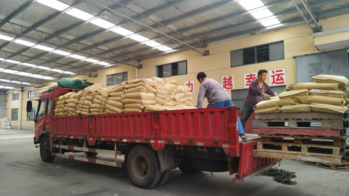 वर्जिन टीपीयू थर्मोप्लास्टिक पॉलीयूरेथेन पेलेट्स 64 डी थोक में लौ प्रतिरोधी टीपीईई टीपीयू नमूने 18