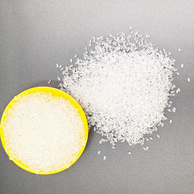 उच्च पारदर्शिता, तेज़ ढलाई, अच्छी लचीलापन, उत्कृष्ट दृढ़ता, पर्यावरण के अनुकूल टीपीयू प्लास्टिक इंजेक्शन मोल्डिंग या एक्सट्रूज़न कण, पालतू खिलौने, रस्सी कूदने, तारों के लिए उपयुक्त